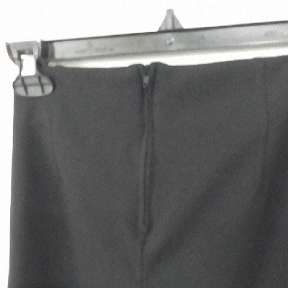 Lot of 4 Shorts Black and Gray Women's Shorts PRE-OWNED - Picture 5 of 11